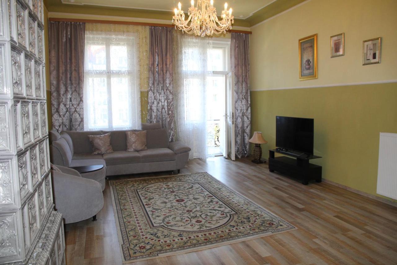 Apartman Sylva Na Stare Louce 42 KLV Exterior foto