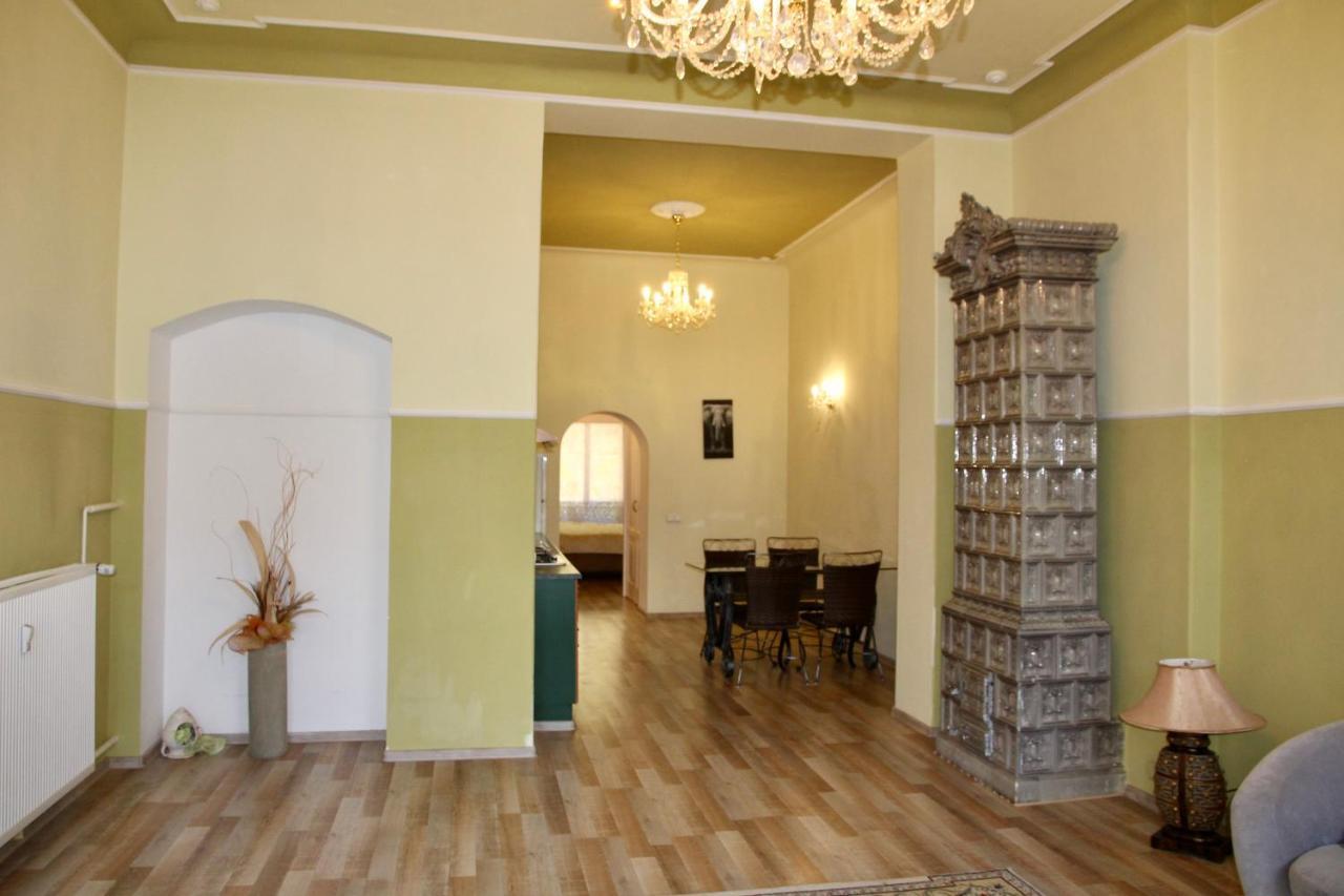 Apartman Sylva Na Stare Louce 42 KLV Exterior foto